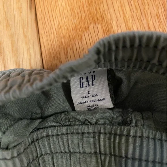 Gap pants 2T - Picture 2 of 3